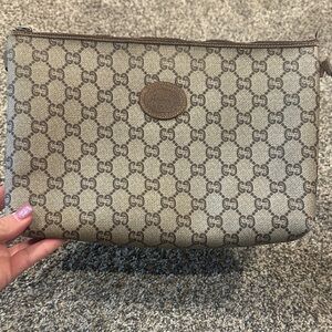 🤎🤎Gucci Beige and Brown Monogram Clutch